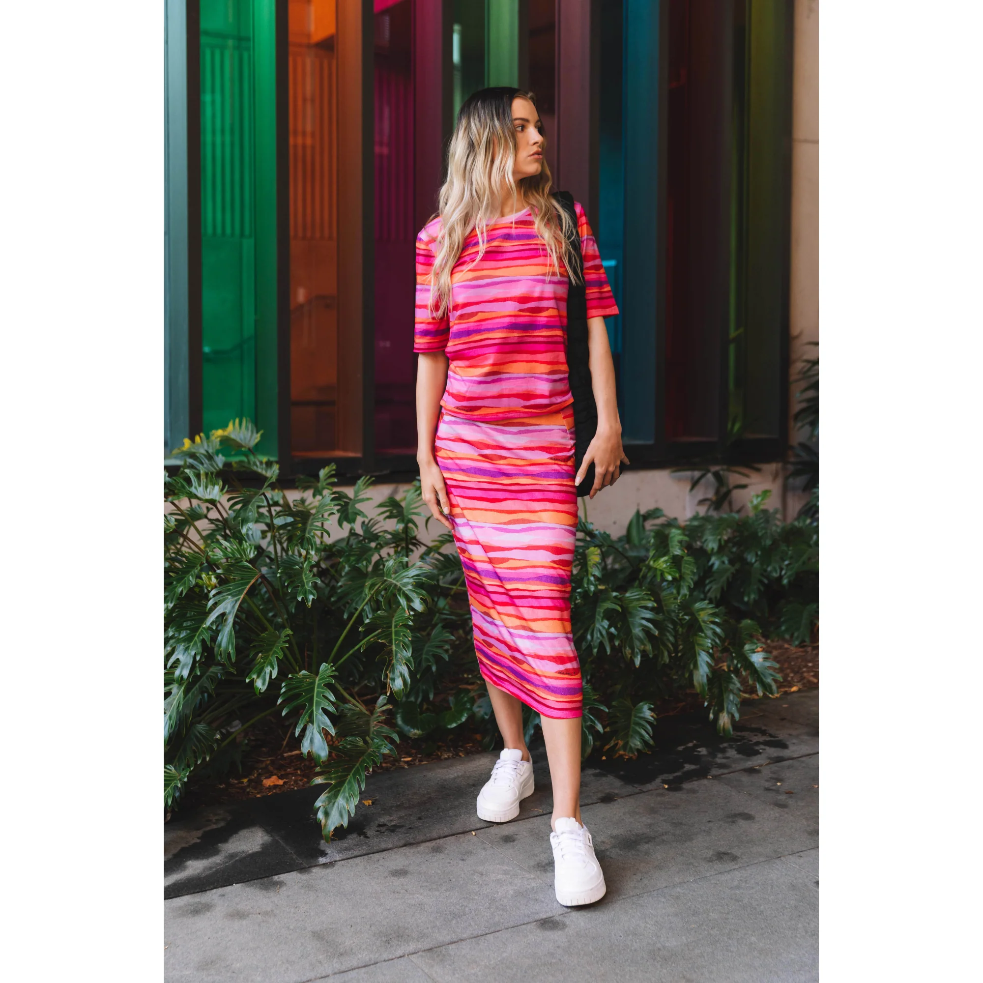 Elvie Tee in Sunset Tide - Image 4